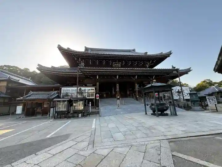 水間寺の{uncategorized: "未分類", other: "その他", undefined: "問題あり", building: "その他建物", grave: "お墓", sacred_gate: "鳥居", guardian: "狛犬", statue: "像", buddha: "仏像", history: "歴史", nature: "自然", garden: "庭園", animal: "動物", pagoda: "塔", temizu: "手水舎", mountain_gate: "山門・神門", sanctuary: "本殿・本堂", subordinate: "末社・摂社", art: "芸術", scenery: "景色", jizo: "地蔵", ema: "絵馬", goshuin: "御朱印", omikuji: "おみくじ", items: "授与品その他", amulet: "お守り", goshuincho: "御朱印帳", eats: "食事", festival: "お祭り", votive_dance: "神楽", shichigosan: "七五三参", wedding: "結婚式", experience: "体験その他", initially: "初詣", around: "周辺", anti_infection: "感染症対策"}