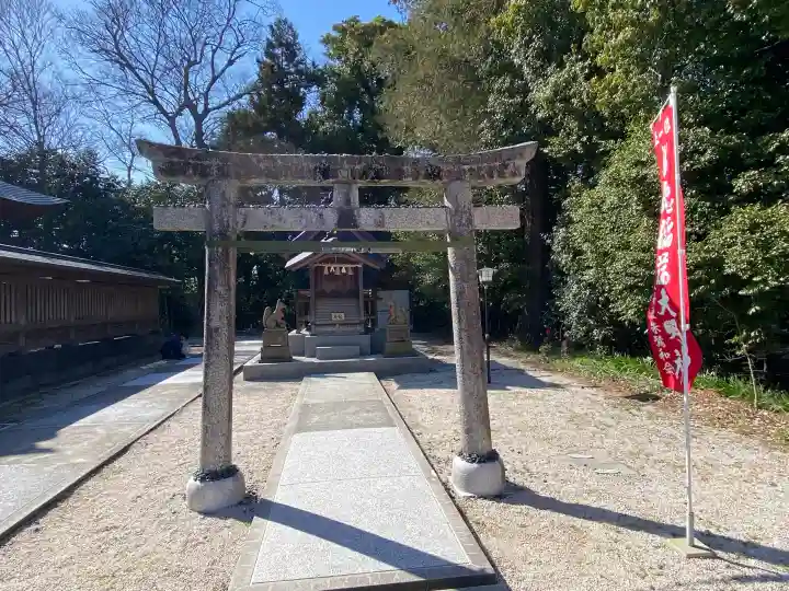 福徳稲荷神社の{uncategorized: "未分類", other: "その他", undefined: "問題あり", building: "その他建物", grave: "お墓", sacred_gate: "鳥居", guardian: "狛犬", statue: "像", buddha: "仏像", history: "歴史", nature: "自然", garden: "庭園", animal: "動物", pagoda: "塔", temizu: "手水舎", mountain_gate: "山門・神門", sanctuary: "本殿・本堂", subordinate: "末社・摂社", art: "芸術", scenery: "景色", jizo: "地蔵", ema: "絵馬", goshuin: "御朱印", omikuji: "おみくじ", items: "授与品その他", amulet: "お守り", goshuincho: "御朱印帳", eats: "食事", festival: "お祭り", votive_dance: "神楽", shichigosan: "七五三参", wedding: "結婚式", experience: "体験その他", initially: "初詣", around: "周辺", anti_infection: "感染症対策"}