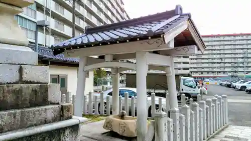 八王子社の手水舎