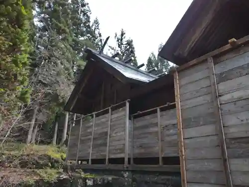 八海山尊神社の建物その他