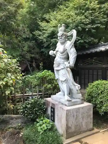 興禅寺の像