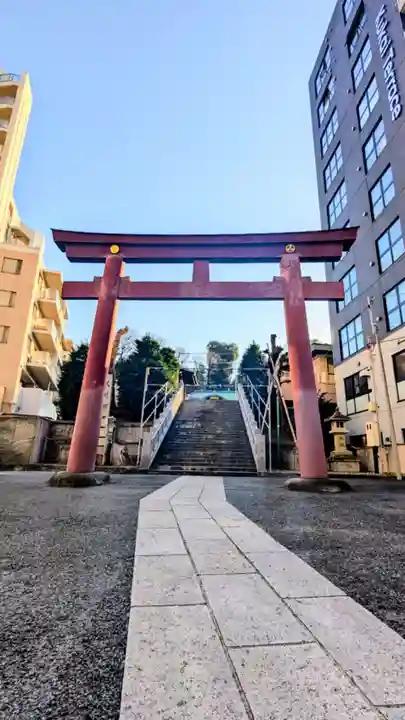 白金氷川神社の鳥居