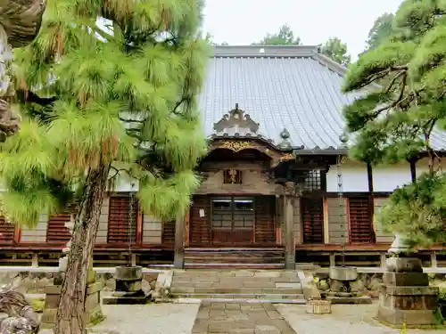 柳沢寺の本殿