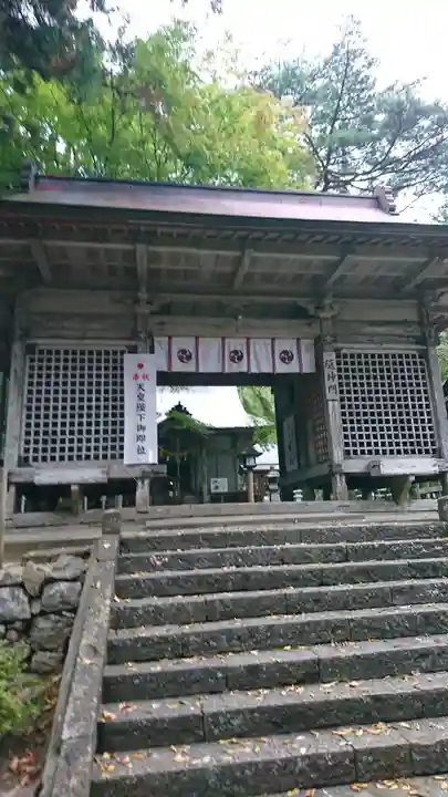 上沼八幡神社の山門・神門