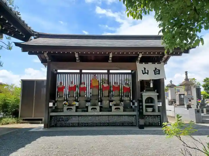 大仙寺の{uncategorized: "未分類", other: "その他", undefined: "問題あり", building: "その他建物", grave: "お墓", sacred_gate: "鳥居", guardian: "狛犬", statue: "像", buddha: "仏像", history: "歴史", nature: "自然", garden: "庭園", animal: "動物", pagoda: "塔", temizu: "手水舎", mountain_gate: "山門・神門", sanctuary: "本殿・本堂", subordinate: "末社・摂社", art: "芸術", scenery: "景色", jizo: "地蔵", ema: "絵馬", goshuin: "御朱印", omikuji: "おみくじ", items: "授与品その他", amulet: "お守り", goshuincho: "御朱印帳", eats: "食事", festival: "お祭り", votive_dance: "神楽", shichigosan: "七五三参", wedding: "結婚式", experience: "体験その他", initially: "初詣", around: "周辺", anti_infection: "感染症対策"}