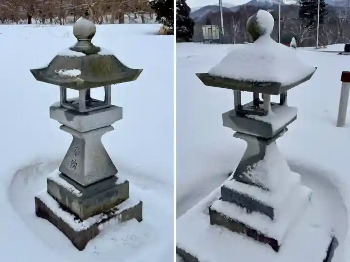 千軒神社の{uncategorized: "未分類", other: "その他", undefined: "問題あり", building: "その他建物", grave: "お墓", sacred_gate: "鳥居", guardian: "狛犬", statue: "像", buddha: "仏像", history: "歴史", nature: "自然", garden: "庭園", animal: "動物", pagoda: "塔", temizu: "手水舎", mountain_gate: "山門・神門", sanctuary: "本殿・本堂", subordinate: "末社・摂社", art: "芸術", scenery: "景色", jizo: "地蔵", ema: "絵馬", goshuin: "御朱印", omikuji: "おみくじ", items: "授与品その他", amulet: "お守り", goshuincho: "御朱印帳", eats: "食事", festival: "お祭り", votive_dance: "神楽", shichigosan: "七五三参", wedding: "結婚式", experience: "体験その他", initially: "初詣", around: "周辺", anti_infection: "感染症対策"}