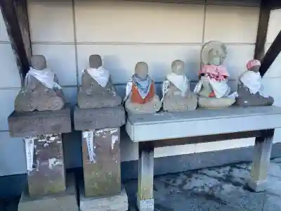 成田山　薬師堂（旧本堂）の{uncategorized: "未分類", other: "その他", undefined: "問題あり", building: "その他建物", grave: "お墓", sacred_gate: "鳥居", guardian: "狛犬", statue: "像", buddha: "仏像", history: "歴史", nature: "自然", garden: "庭園", animal: "動物", pagoda: "塔", temizu: "手水舎", mountain_gate: "山門・神門", sanctuary: "本殿・本堂", subordinate: "末社・摂社", art: "芸術", scenery: "景色", jizo: "地蔵", ema: "絵馬", goshuin: "御朱印", omikuji: "おみくじ", items: "授与品その他", amulet: "お守り", goshuincho: "御朱印帳", eats: "食事", festival: "お祭り", votive_dance: "神楽", shichigosan: "七五三参", wedding: "結婚式", experience: "体験その他", initially: "初詣", around: "周辺", anti_infection: "感染症対策"}