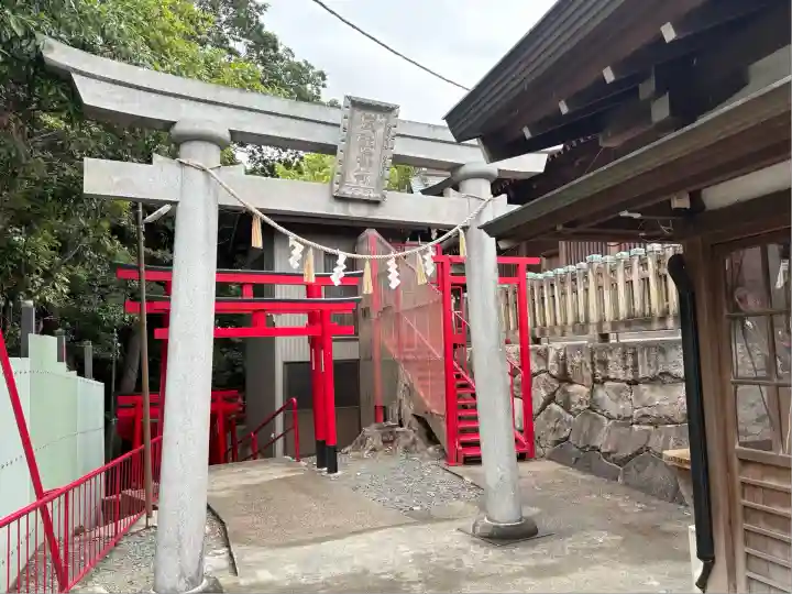 五社稲荷社の末社・摂社