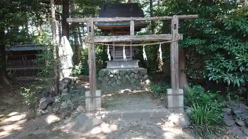 三ケ尻八幡神社の末社