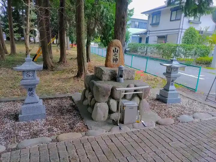 諸鑺神社(諸鍬神社)の末社・摂社