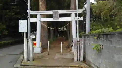 三湯神社の鳥居