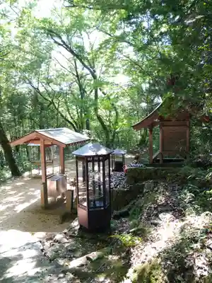 田倉牛神社の末社・摂社