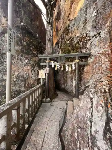 太郎坊宮阿賀神社の鳥居