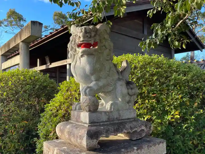 日和神社の{uncategorized: "未分類", other: "その他", undefined: "問題あり", building: "その他建物", grave: "お墓", sacred_gate: "鳥居", guardian: "狛犬", statue: "像", buddha: "仏像", history: "歴史", nature: "自然", garden: "庭園", animal: "動物", pagoda: "塔", temizu: "手水舎", mountain_gate: "山門・神門", sanctuary: "本殿・本堂", subordinate: "末社・摂社", art: "芸術", scenery: "景色", jizo: "地蔵", ema: "絵馬", goshuin: "御朱印", omikuji: "おみくじ", items: "授与品その他", amulet: "お守り", goshuincho: "御朱印帳", eats: "食事", festival: "お祭り", votive_dance: "神楽", shichigosan: "七五三参", wedding: "結婚式", experience: "体験その他", initially: "初詣", around: "周辺", anti_infection: "感染症対策"}