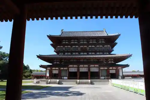 薬師寺の本殿・本堂