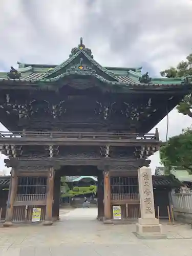 題経寺（柴又帝釈天）の山門・神門