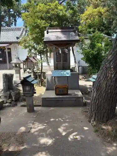 八幡社の{uncategorized: "未分類", other: "その他", undefined: "問題あり", building: "その他建物", grave: "お墓", sacred_gate: "鳥居", guardian: "狛犬", statue: "像", buddha: "仏像", history: "歴史", nature: "自然", garden: "庭園", animal: "動物", pagoda: "塔", temizu: "手水舎", mountain_gate: "山門・神門", sanctuary: "本殿・本堂", subordinate: "末社・摂社", art: "芸術", scenery: "景色", jizo: "地蔵", ema: "絵馬", goshuin: "御朱印", omikuji: "おみくじ", items: "授与品その他", amulet: "お守り", goshuincho: "御朱印帳", eats: "食事", festival: "お祭り", votive_dance: "神楽", shichigosan: "七五三参", wedding: "結婚式", experience: "体験その他", initially: "初詣", around: "周辺", anti_infection: "感染症対策"}