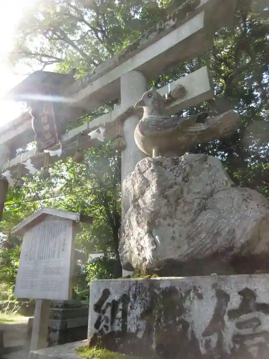 三宅八幡宮の像