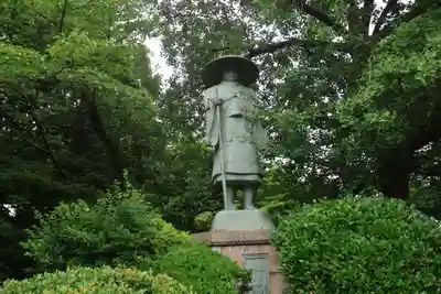 国分寺の像