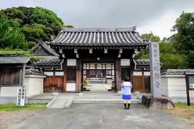 大興寺の山門・神門