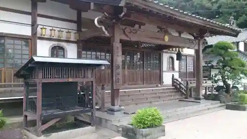 種因寺の本殿・本堂