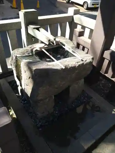 神楽坂若宮八幡神社の手水舎