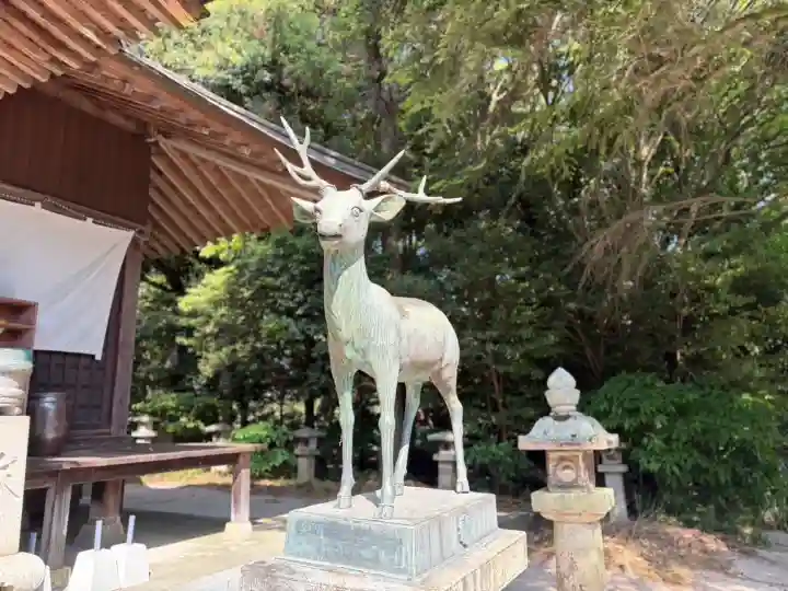 春日神社の{uncategorized: "未分類", other: "その他", undefined: "問題あり", building: "その他建物", grave: "お墓", sacred_gate: "鳥居", guardian: "狛犬", statue: "像", buddha: "仏像", history: "歴史", nature: "自然", garden: "庭園", animal: "動物", pagoda: "塔", temizu: "手水舎", mountain_gate: "山門・神門", sanctuary: "本殿・本堂", subordinate: "末社・摂社", art: "芸術", scenery: "景色", jizo: "地蔵", ema: "絵馬", goshuin: "御朱印", omikuji: "おみくじ", items: "授与品その他", amulet: "お守り", goshuincho: "御朱印帳", eats: "食事", festival: "お祭り", votive_dance: "神楽", shichigosan: "七五三参", wedding: "結婚式", experience: "体験その他", initially: "初詣", around: "周辺", anti_infection: "感染症対策"}