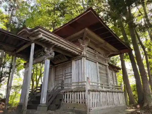 稲荷神社の{uncategorized: "未分類", other: "その他", undefined: "問題あり", building: "その他建物", grave: "お墓", sacred_gate: "鳥居", guardian: "狛犬", statue: "像", buddha: "仏像", history: "歴史", nature: "自然", garden: "庭園", animal: "動物", pagoda: "塔", temizu: "手水舎", mountain_gate: "山門・神門", sanctuary: "本殿・本堂", subordinate: "末社・摂社", art: "芸術", scenery: "景色", jizo: "地蔵", ema: "絵馬", goshuin: "御朱印", omikuji: "おみくじ", items: "授与品その他", amulet: "お守り", goshuincho: "御朱印帳", eats: "食事", festival: "お祭り", votive_dance: "神楽", shichigosan: "七五三参", wedding: "結婚式", experience: "体験その他", initially: "初詣", around: "周辺", anti_infection: "感染症対策"}