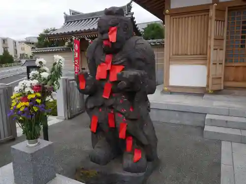 東覚寺の像