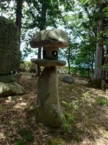 岩崎神社の建物その他