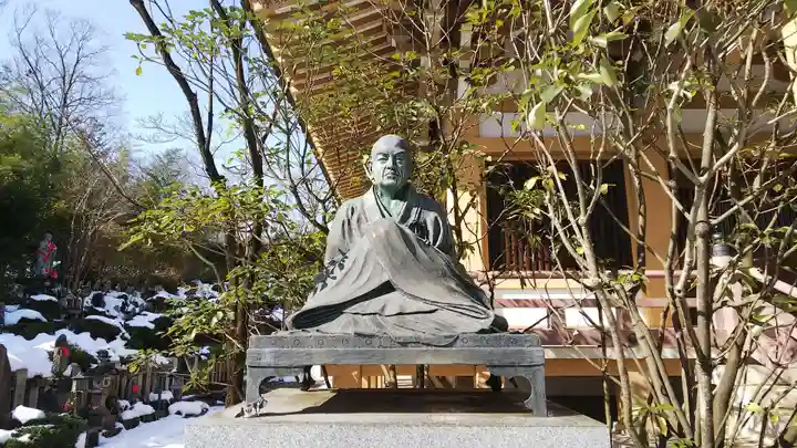 圓乗院の像