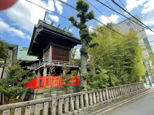 久富稲荷神社の{uncategorized: "未分類", other: "その他", undefined: "問題あり", building: "その他建物", grave: "お墓", sacred_gate: "鳥居", guardian: "狛犬", statue: "像", buddha: "仏像", history: "歴史", nature: "自然", garden: "庭園", animal: "動物", pagoda: "塔", temizu: "手水舎", mountain_gate: "山門・神門", sanctuary: "本殿・本堂", subordinate: "末社・摂社", art: "芸術", scenery: "景色", jizo: "地蔵", ema: "絵馬", goshuin: "御朱印", omikuji: "おみくじ", items: "授与品その他", amulet: "お守り", goshuincho: "御朱印帳", eats: "食事", festival: "お祭り", votive_dance: "神楽", shichigosan: "七五三参", wedding: "結婚式", experience: "体験その他", initially: "初詣", around: "周辺", anti_infection: "感染症対策"}