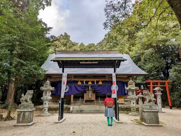 鵜川原神社の本殿・本堂