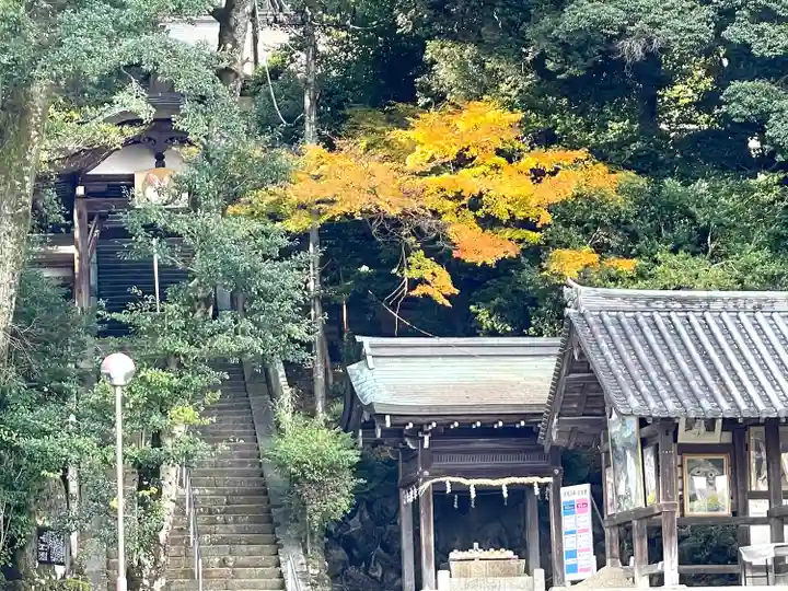 往馬坐伊古麻都比古神社(奈良県)