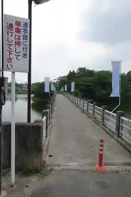 あやめ池神社の周辺