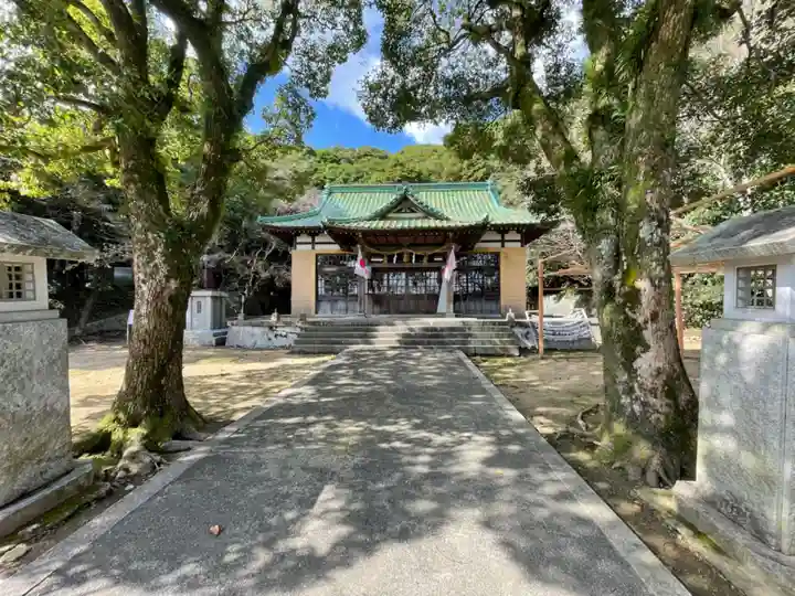 宇部護国神社の本殿・本堂