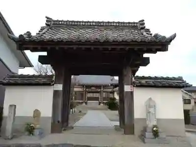 玉蔵寺の山門