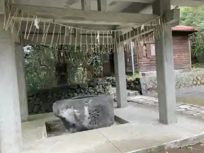 吉谷神社の{uncategorized: "未分類", other: "その他", undefined: "問題あり", building: "その他建物", grave: "お墓", sacred_gate: "鳥居", guardian: "狛犬", statue: "像", buddha: "仏像", history: "歴史", nature: "自然", garden: "庭園", animal: "動物", pagoda: "塔", temizu: "手水舎", mountain_gate: "山門・神門", sanctuary: "本殿・本堂", subordinate: "末社・摂社", art: "芸術", scenery: "景色", jizo: "地蔵", ema: "絵馬", goshuin: "御朱印", omikuji: "おみくじ", items: "授与品その他", amulet: "お守り", goshuincho: "御朱印帳", eats: "食事", festival: "お祭り", votive_dance: "神楽", shichigosan: "七五三参", wedding: "結婚式", experience: "体験その他", initially: "初詣", around: "周辺", anti_infection: "感染症対策"}