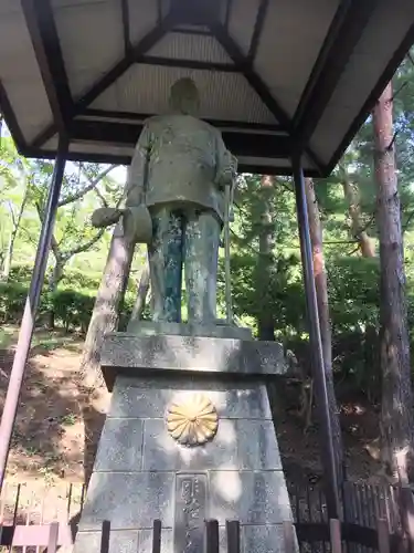 新倉富士浅間神社の像