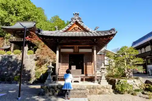 延算寺の本殿