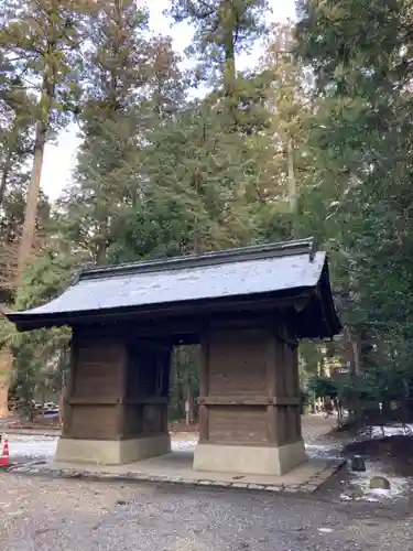 伊和神社の山門