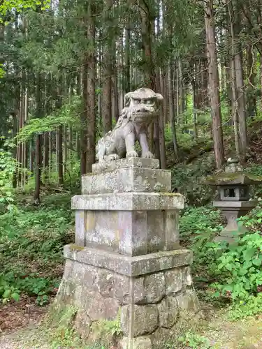 戸隠神社宝光社の狛犬