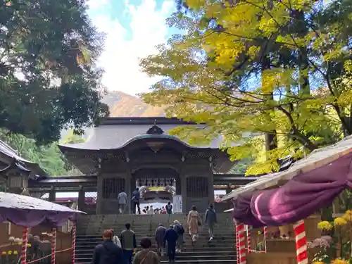 彌彦神社の山門