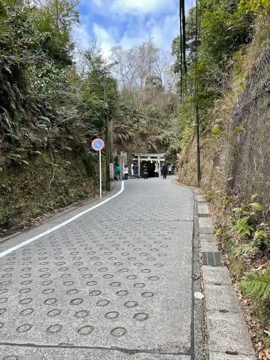 銭洗弁財天宇賀福神社(神奈川県)