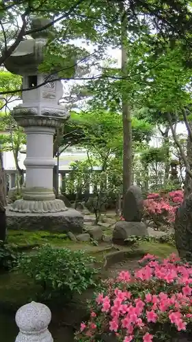 御嶽山神社の庭園