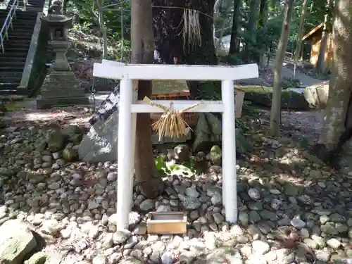 飯野高宮神山神社の末社