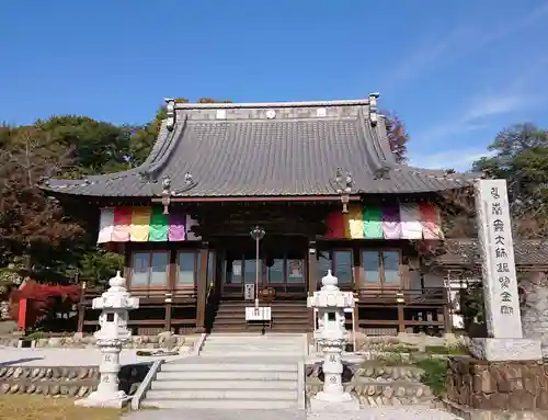 埼玉厄除け開運大師・龍泉寺（切り絵御朱印発祥の寺）の本殿