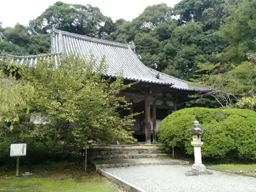 長岳寺の本殿・本堂