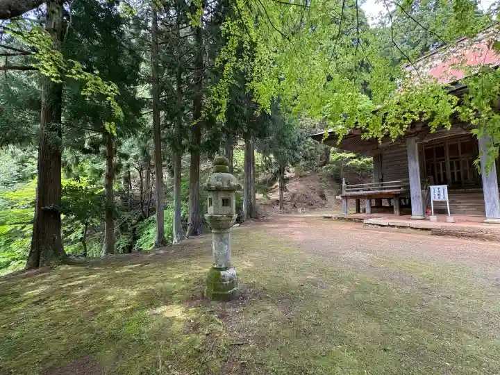 光明寺の{uncategorized: "未分類", other: "その他", undefined: "問題あり", building: "その他建物", grave: "お墓", sacred_gate: "鳥居", guardian: "狛犬", statue: "像", buddha: "仏像", history: "歴史", nature: "自然", garden: "庭園", animal: "動物", pagoda: "塔", temizu: "手水舎", mountain_gate: "山門・神門", sanctuary: "本殿・本堂", subordinate: "末社・摂社", art: "芸術", scenery: "景色", jizo: "地蔵", ema: "絵馬", goshuin: "御朱印", omikuji: "おみくじ", items: "授与品その他", amulet: "お守り", goshuincho: "御朱印帳", eats: "食事", festival: "お祭り", votive_dance: "神楽", shichigosan: "七五三参", wedding: "結婚式", experience: "体験その他", initially: "初詣", around: "周辺", anti_infection: "感染症対策"}