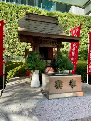 新栄稲荷神社の{uncategorized: "未分類", other: "その他", undefined: "問題あり", building: "その他建物", grave: "お墓", sacred_gate: "鳥居", guardian: "狛犬", statue: "像", buddha: "仏像", history: "歴史", nature: "自然", garden: "庭園", animal: "動物", pagoda: "塔", temizu: "手水舎", mountain_gate: "山門・神門", sanctuary: "本殿・本堂", subordinate: "末社・摂社", art: "芸術", scenery: "景色", jizo: "地蔵", ema: "絵馬", goshuin: "御朱印", omikuji: "おみくじ", items: "授与品その他", amulet: "お守り", goshuincho: "御朱印帳", eats: "食事", festival: "お祭り", votive_dance: "神楽", shichigosan: "七五三参", wedding: "結婚式", experience: "体験その他", initially: "初詣", around: "周辺", anti_infection: "感染症対策"}